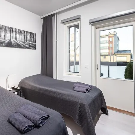 Valoisa Parvekkeellinen Kaksio, Oma Parkkipaikka